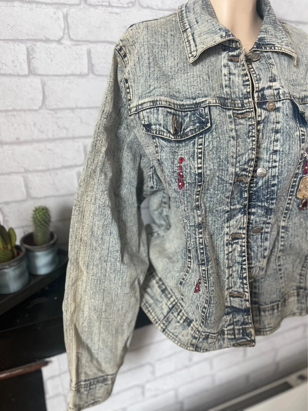 Veste en jean brodée – Taille 42 – photo 3